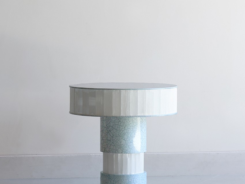 White Crackle modern lacquer and gypse side table by Jallu Ébénistes available through RUNE, New York